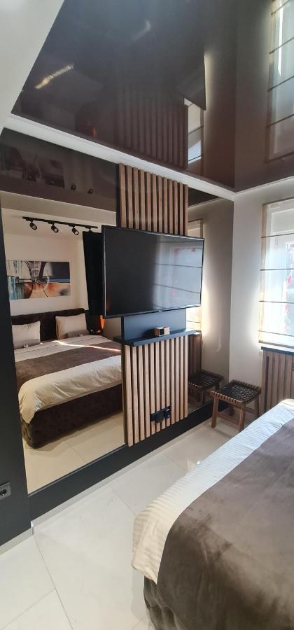 Design Apartment Platinium Spa Lux 5 Star "Havana" Completely Private Wellness & Spa Free Included Sauna & Jacuzzi & Salt Wall & Fire Place & 3D Ceilings & Business Wifi & Netflix & Keyless Code Entry & Full Smart App & Secure 2 Parking Place ชูปริยา ภายนอก รูปภาพ