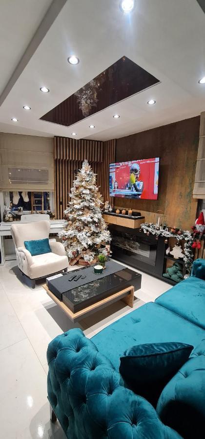 Design Apartment Platinium Spa Lux 5 Star "Havana" Completely Private Wellness & Spa Free Included Sauna & Jacuzzi & Salt Wall & Fire Place & 3D Ceilings & Business Wifi & Netflix & Keyless Code Entry & Full Smart App & Secure 2 Parking Place ชูปริยา ภายนอก รูปภาพ