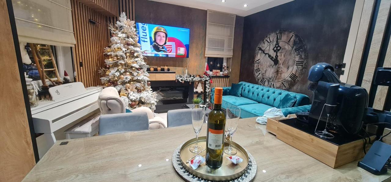 Design Apartment Platinium Spa Lux 5 Star "Havana" Completely Private Wellness & Spa Free Included Sauna & Jacuzzi & Salt Wall & Fire Place & 3D Ceilings & Business Wifi & Netflix & Keyless Code Entry & Full Smart App & Secure 2 Parking Place ชูปริยา ภายนอก รูปภาพ
