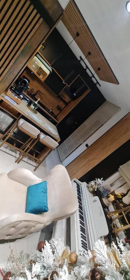 Design Apartment Platinium Spa Lux 5 Star "Havana" Completely Private Wellness & Spa Free Included Sauna & Jacuzzi & Salt Wall & Fire Place & 3D Ceilings & Business Wifi & Netflix & Keyless Code Entry & Full Smart App & Secure 2 Parking Place ชูปริยา ภายนอก รูปภาพ