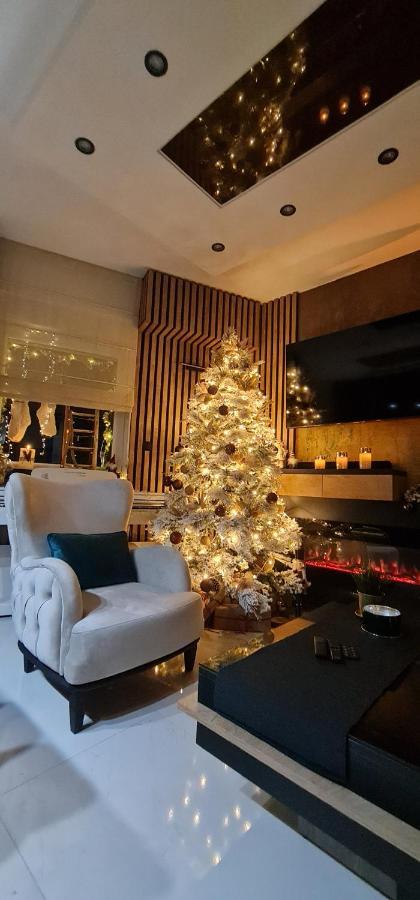 Design Apartment Platinium Spa Lux 5 Star "Havana" Completely Private Wellness & Spa Free Included Sauna & Jacuzzi & Salt Wall & Fire Place & 3D Ceilings & Business Wifi & Netflix & Keyless Code Entry & Full Smart App & Secure 2 Parking Place ชูปริยา ภายนอก รูปภาพ