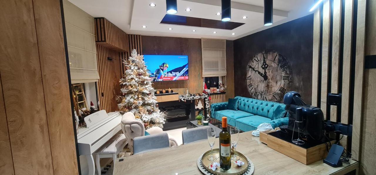 Design Apartment Platinium Spa Lux 5 Star "Havana" Completely Private Wellness & Spa Free Included Sauna & Jacuzzi & Salt Wall & Fire Place & 3D Ceilings & Business Wifi & Netflix & Keyless Code Entry & Full Smart App & Secure 2 Parking Place ชูปริยา ภายนอก รูปภาพ