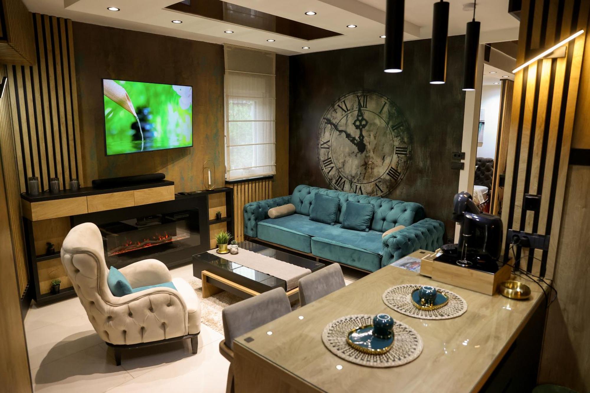 Design Apartment Platinium Spa Lux 5 Star "Havana" Completely Private Wellness & Spa Free Included Sauna & Jacuzzi & Salt Wall & Fire Place & 3D Ceilings & Business Wifi & Netflix & Keyless Code Entry & Full Smart App & Secure 2 Parking Place ชูปริยา ภายนอก รูปภาพ